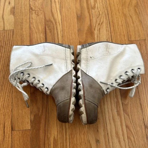 Sorel PDX wedge in sea salt sz 8.5 million not scuffs shown in photos good cond - Picture 2 of 9